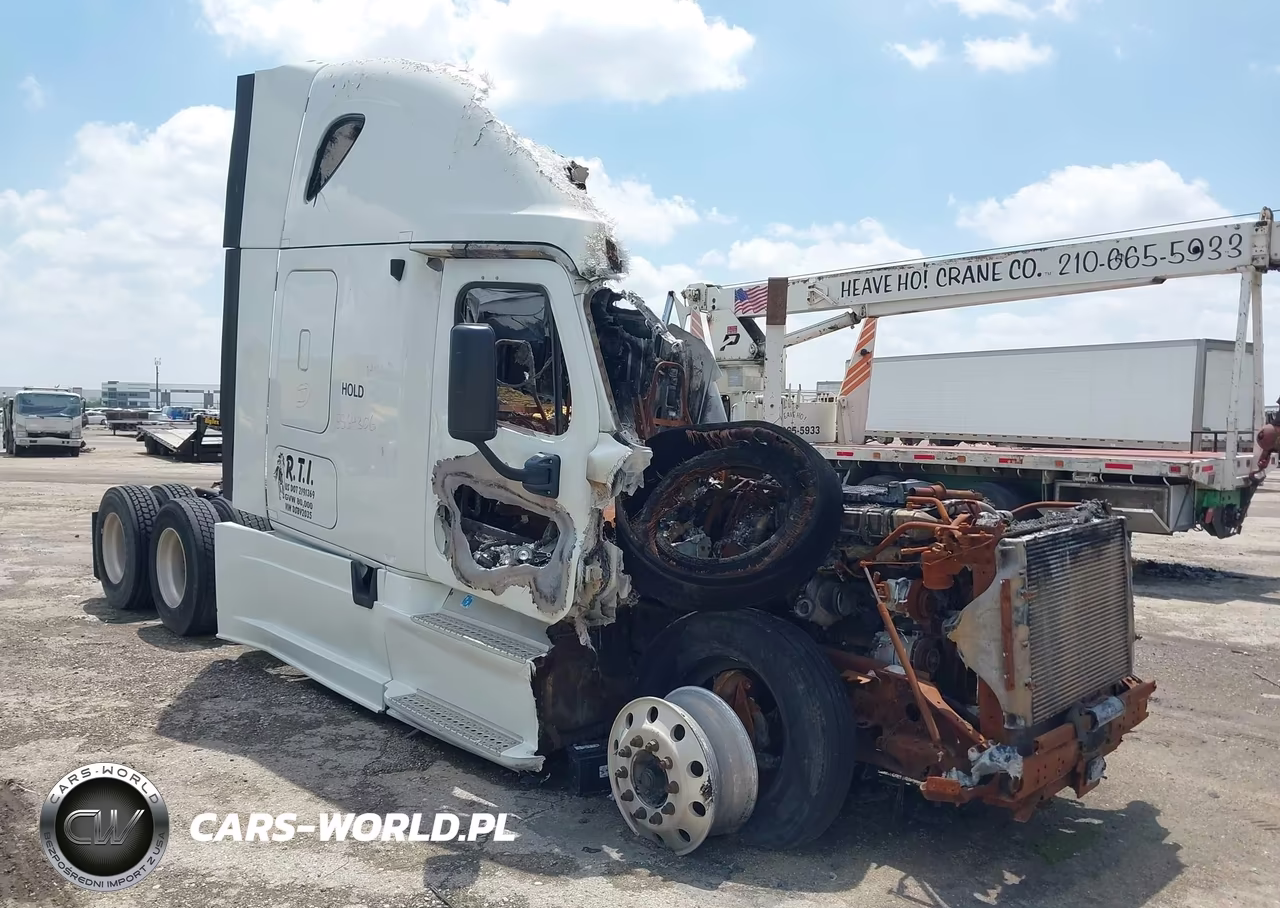 2013 Freightliner Cascadia 125