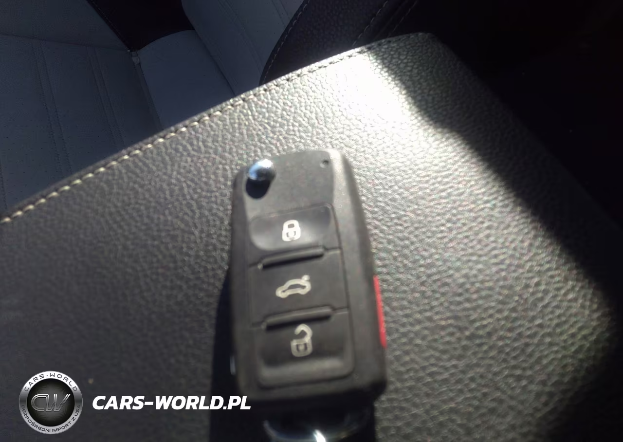 2016 Volkswagen Jetta 1.8T Sport VIN:3VWD17AJ2GM301789 - 11