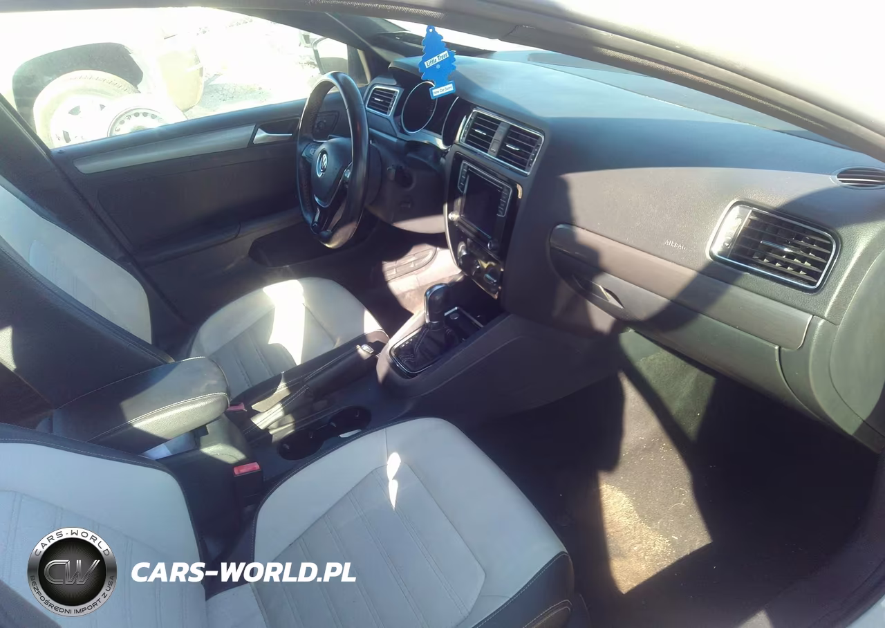 2016 Volkswagen Jetta 1.8T Sport VIN:3VWD17AJ2GM301789 - 5
