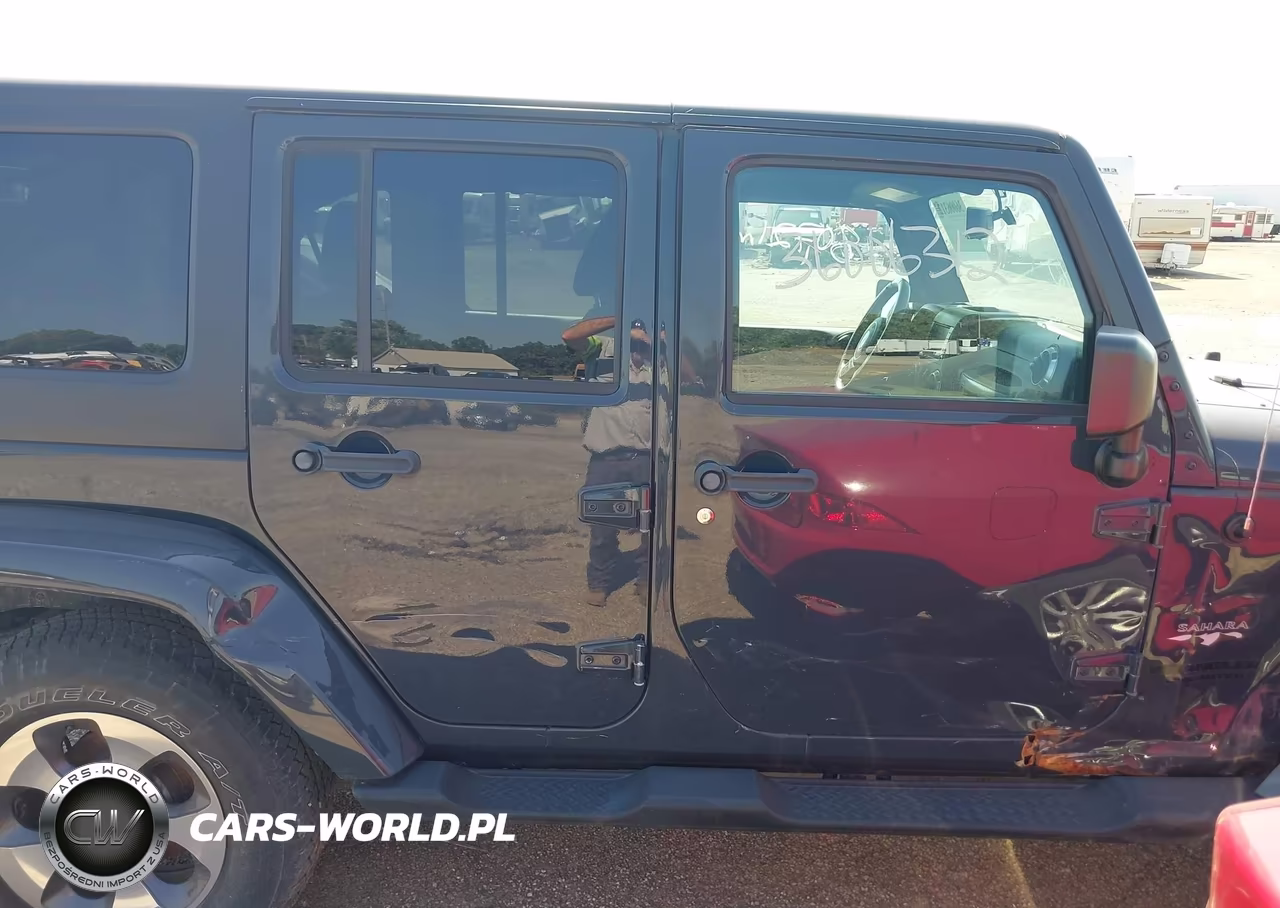 2016 Jeep Wrangler Unlimited Sahara VIN:1C4BJWEG0GL326999 - 13