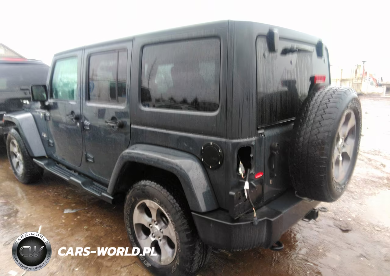 2016 Jeep Wrangler Unlimited Sahara VIN:1C4BJWEG0GL326999 - 3