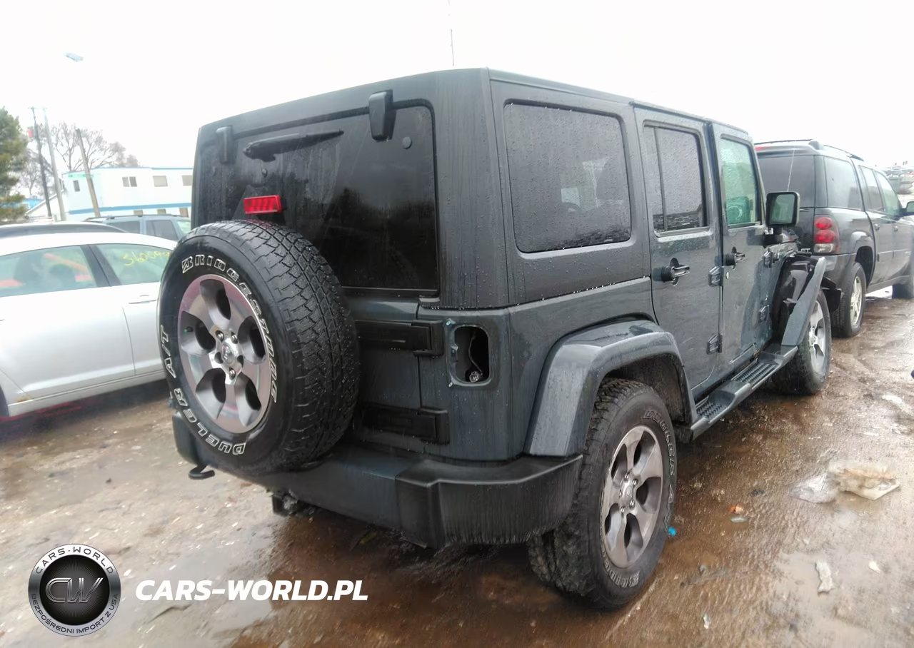 2016 Jeep Wrangler Unlimited Sahara VIN:1C4BJWEG0GL326999 - 4