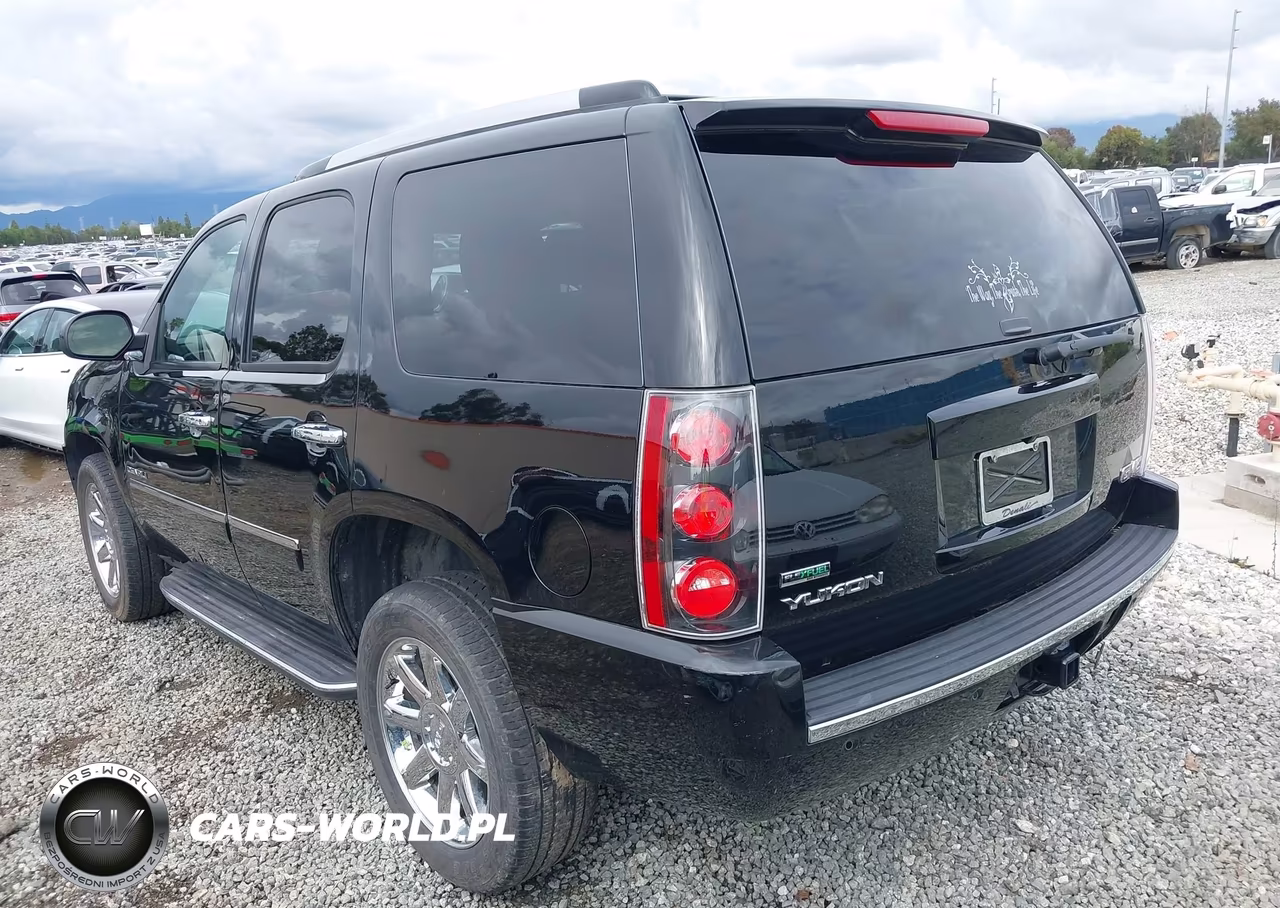 2011 GMC Yukon Denali VIN:1GKS2EEF6BR139923 - 3