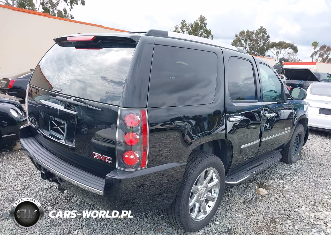 2011 GMC Yukon Denali VIN:1GKS2EEF6BR139923 - 4