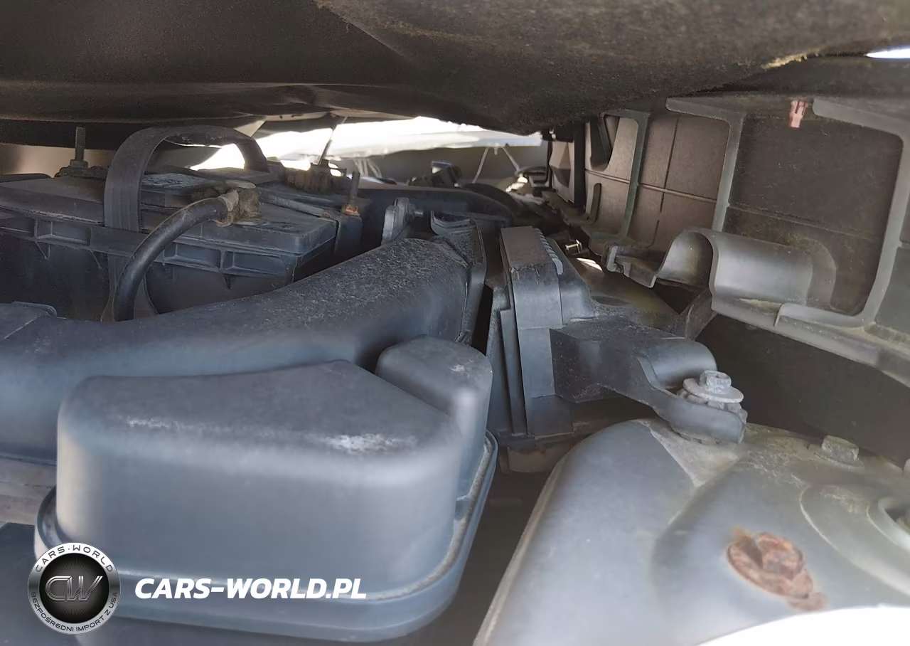 2015 Nissan Rogue S VIN:KNMAT2MV1FP522519 - 10