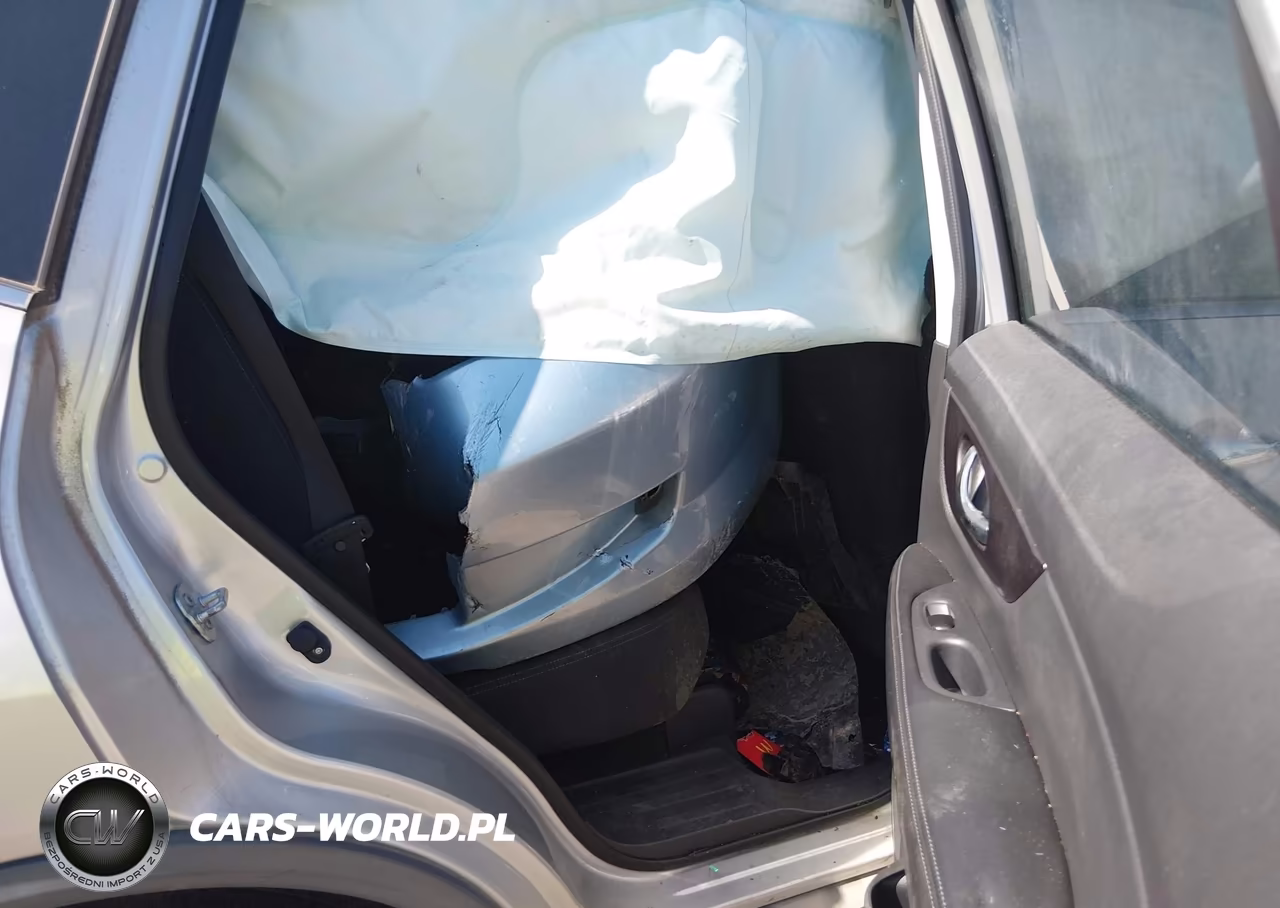 2015 Nissan Rogue S VIN:KNMAT2MV1FP522519 - 8