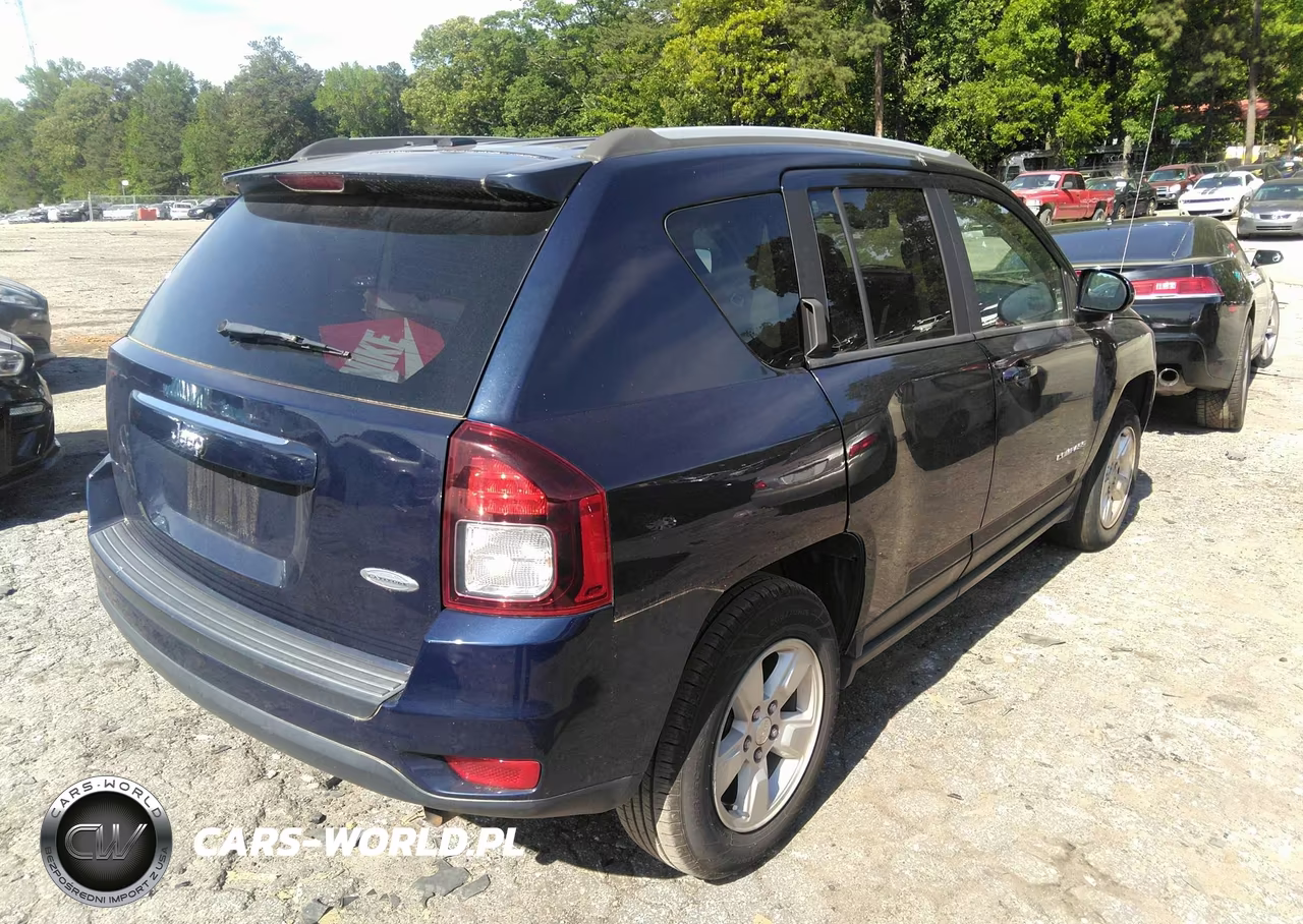 2016 Jeep Compass Latitude VIN:1C4NJCEA5GD769375 - 4