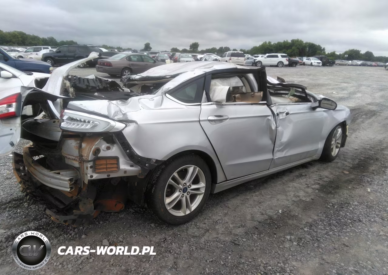 2018 Ford Fusion Se VIN:3FA6P0H76JR129388 - 4