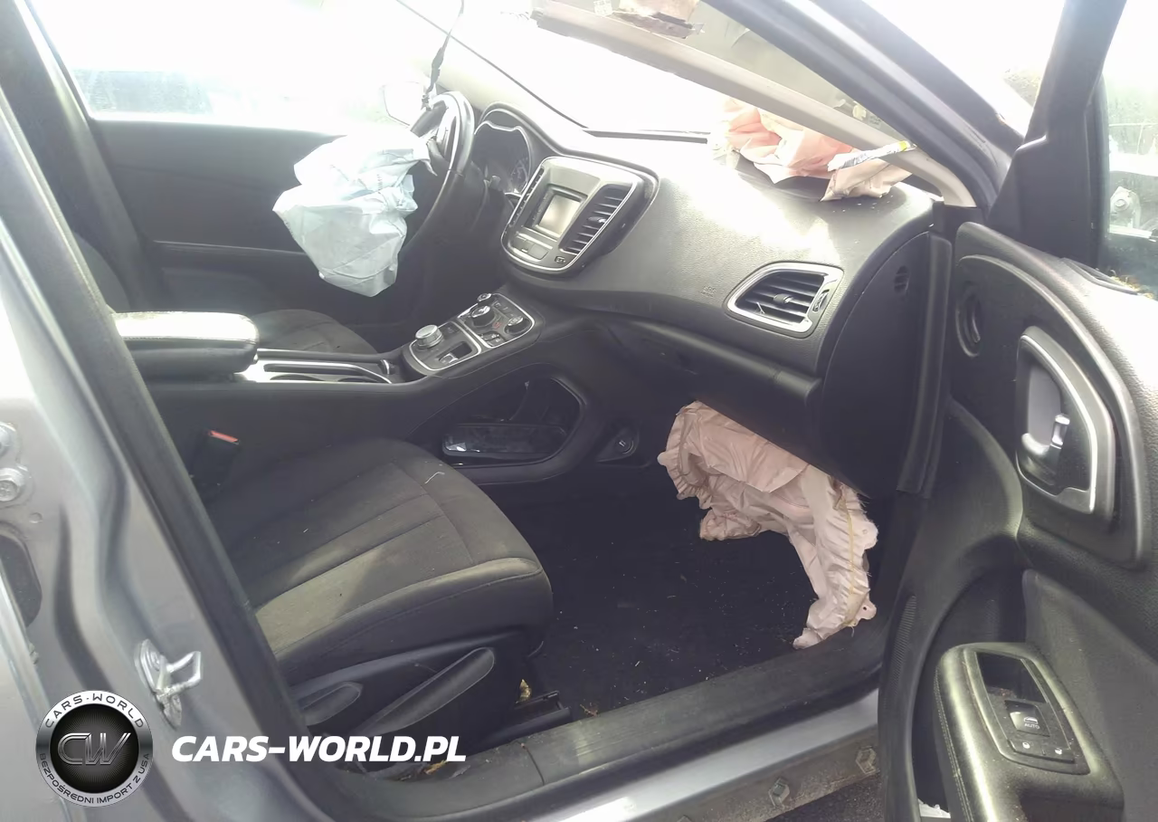 2015 Chrysler 200 Limited VIN:1C3CCCAB2FN594886 - 5