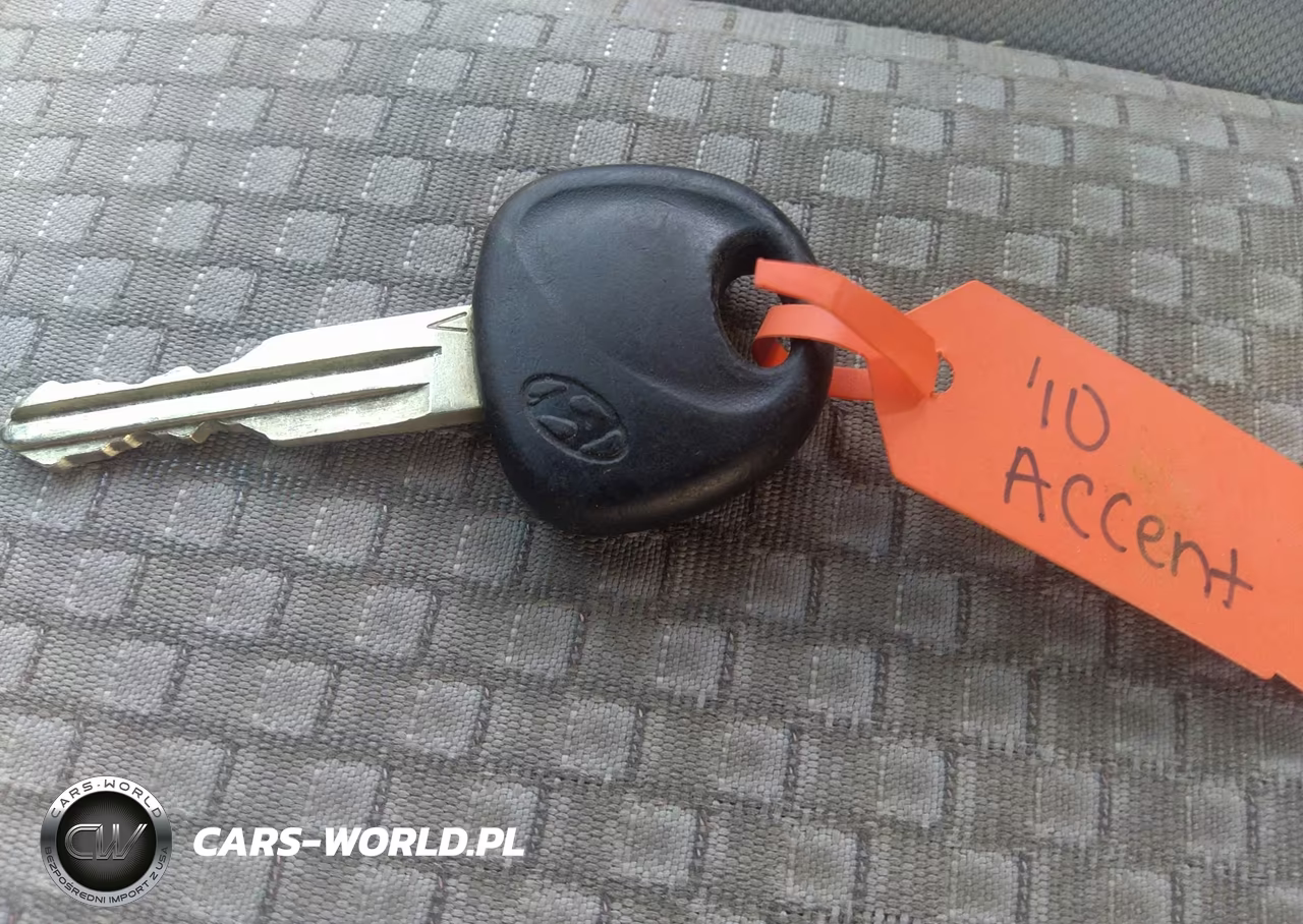 2010 Hyundai Accent Gs VIN:KMHCM3AC4AU162926 - 11