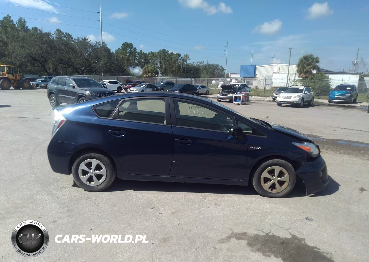 2015 Toyota Prius Three VIN:JTDKN3DU2F0464649 - 13