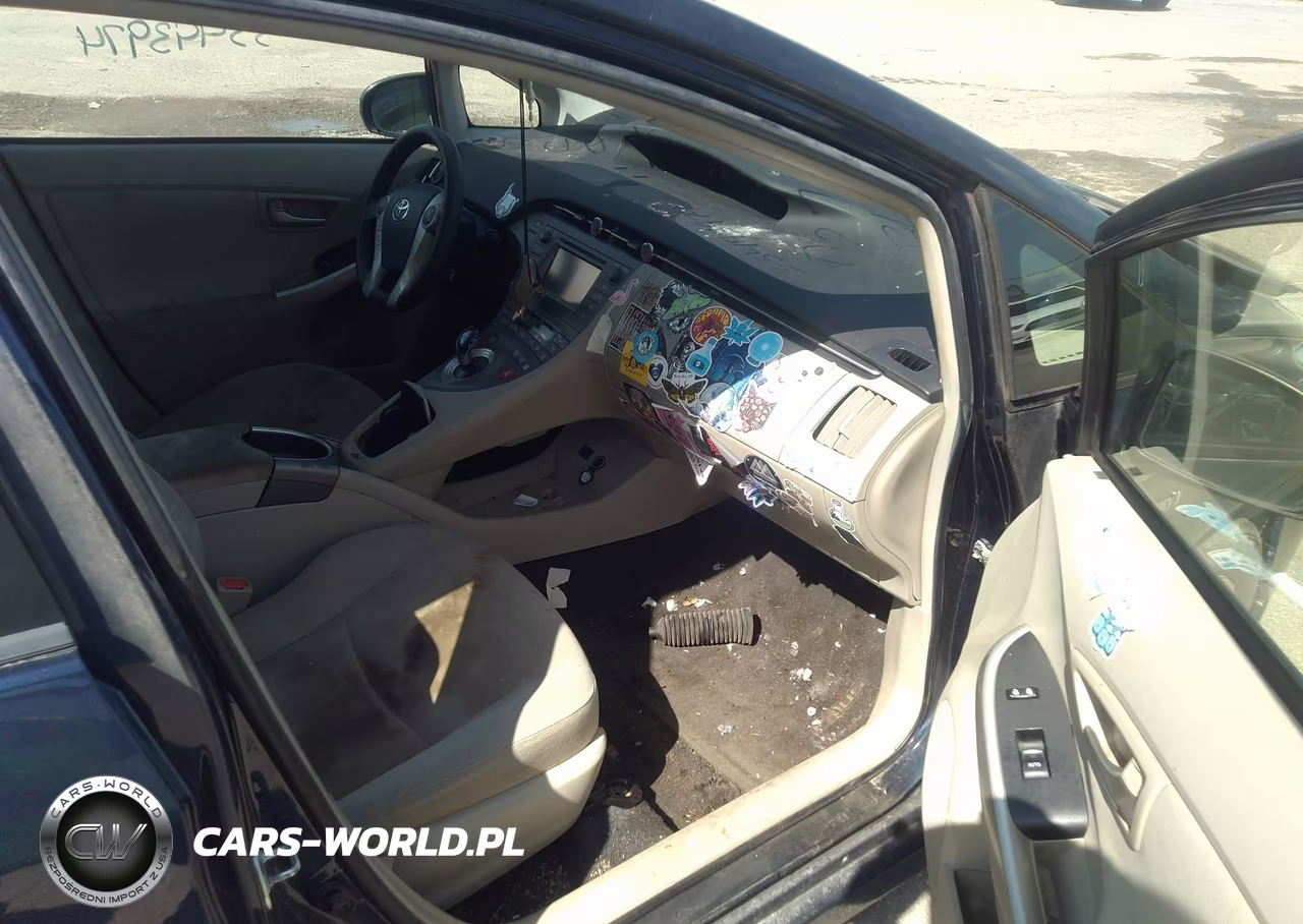 2015 Toyota Prius Three VIN:JTDKN3DU2F0464649 - 5