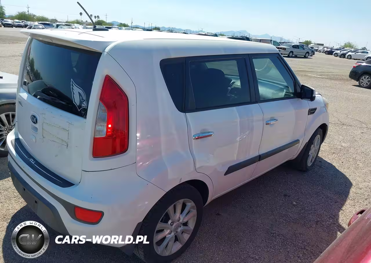 2013 Kia Soul + VIN:KNDJT2A6XD7541712 - 4