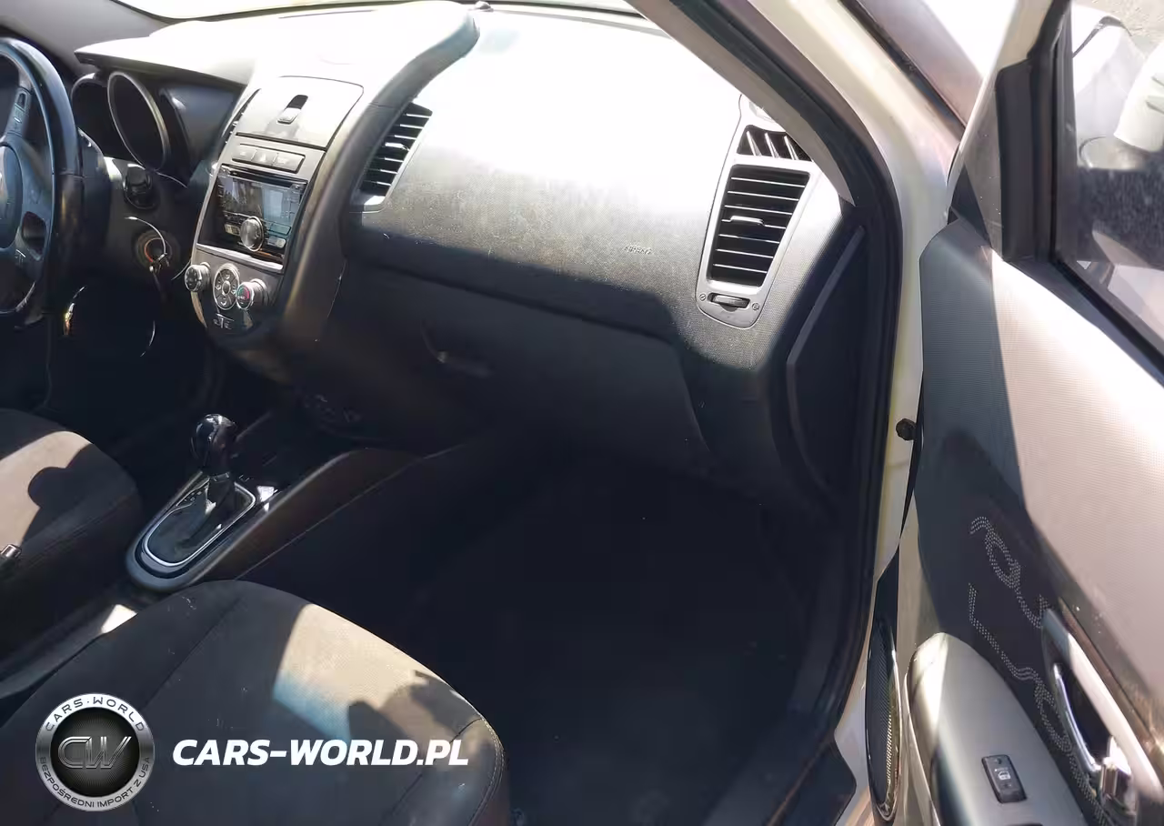 2013 Kia Soul + VIN:KNDJT2A6XD7541712 - 5