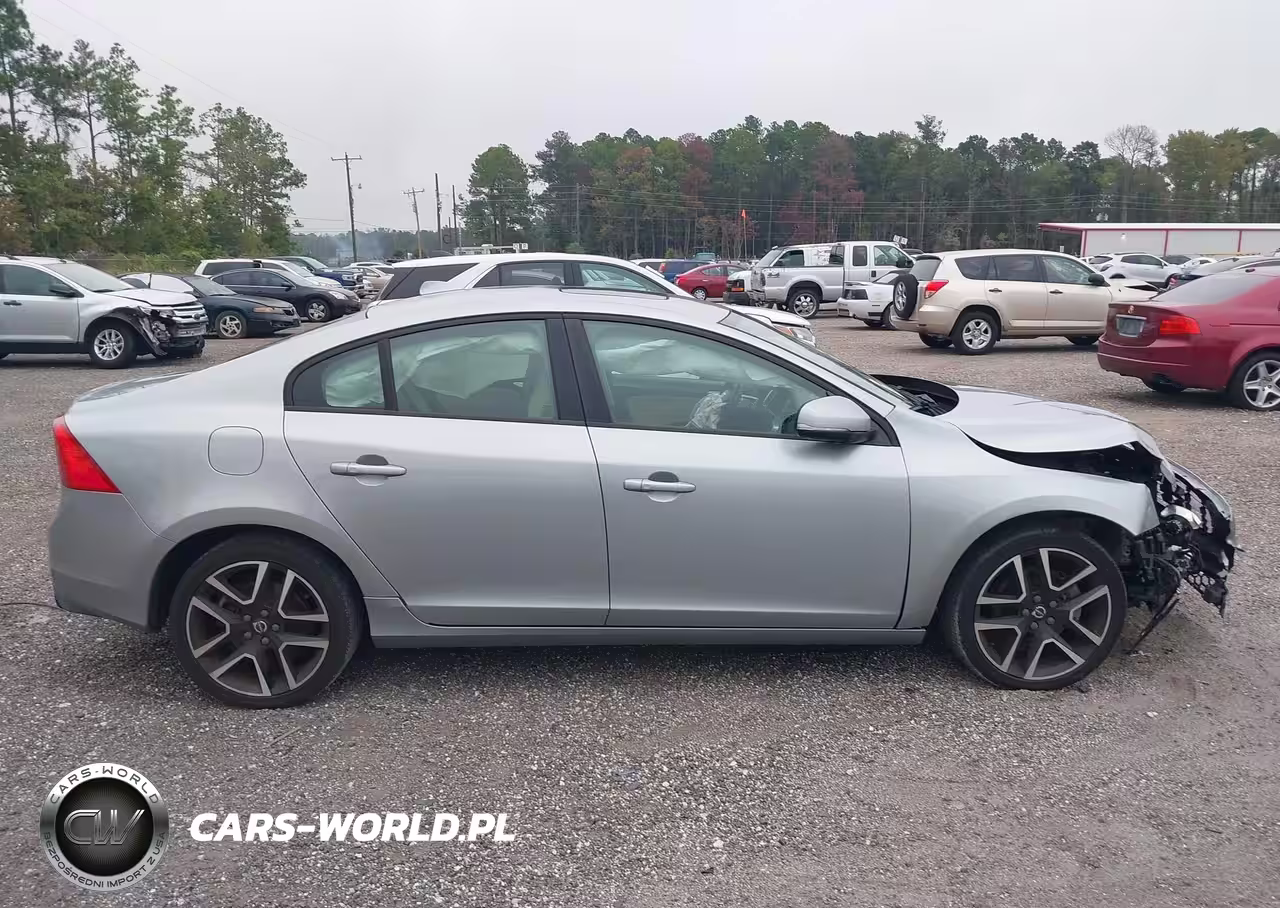 2018 Volvo S60 T5 Dynamic VIN:YV126MFL2J2453326 - 13
