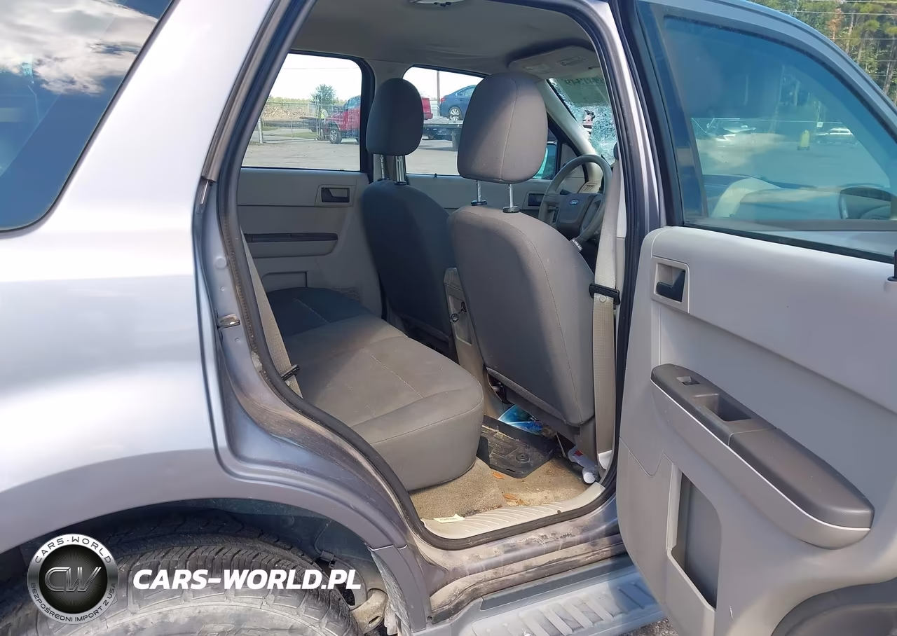 2008 Ford Escape Xls VIN:1FMCU02Z68KC38721 - 8