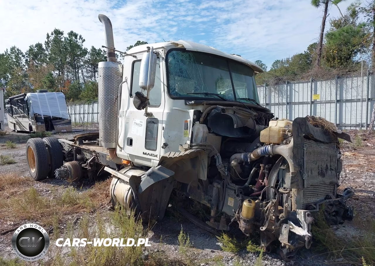 2010 Mack 600 Cxu600