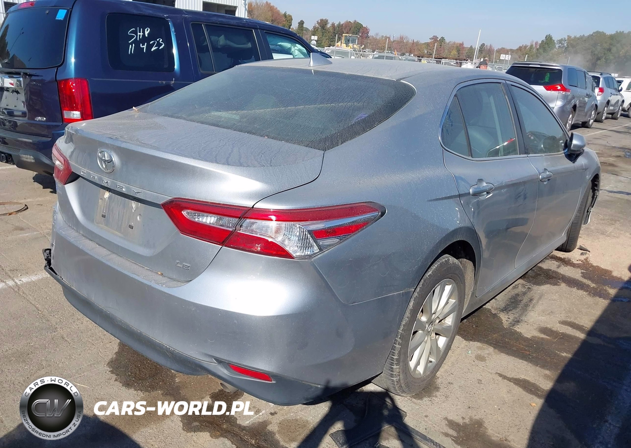 2019 Toyota Camry Le VIN:4T1B11HK5KU786399 - 4