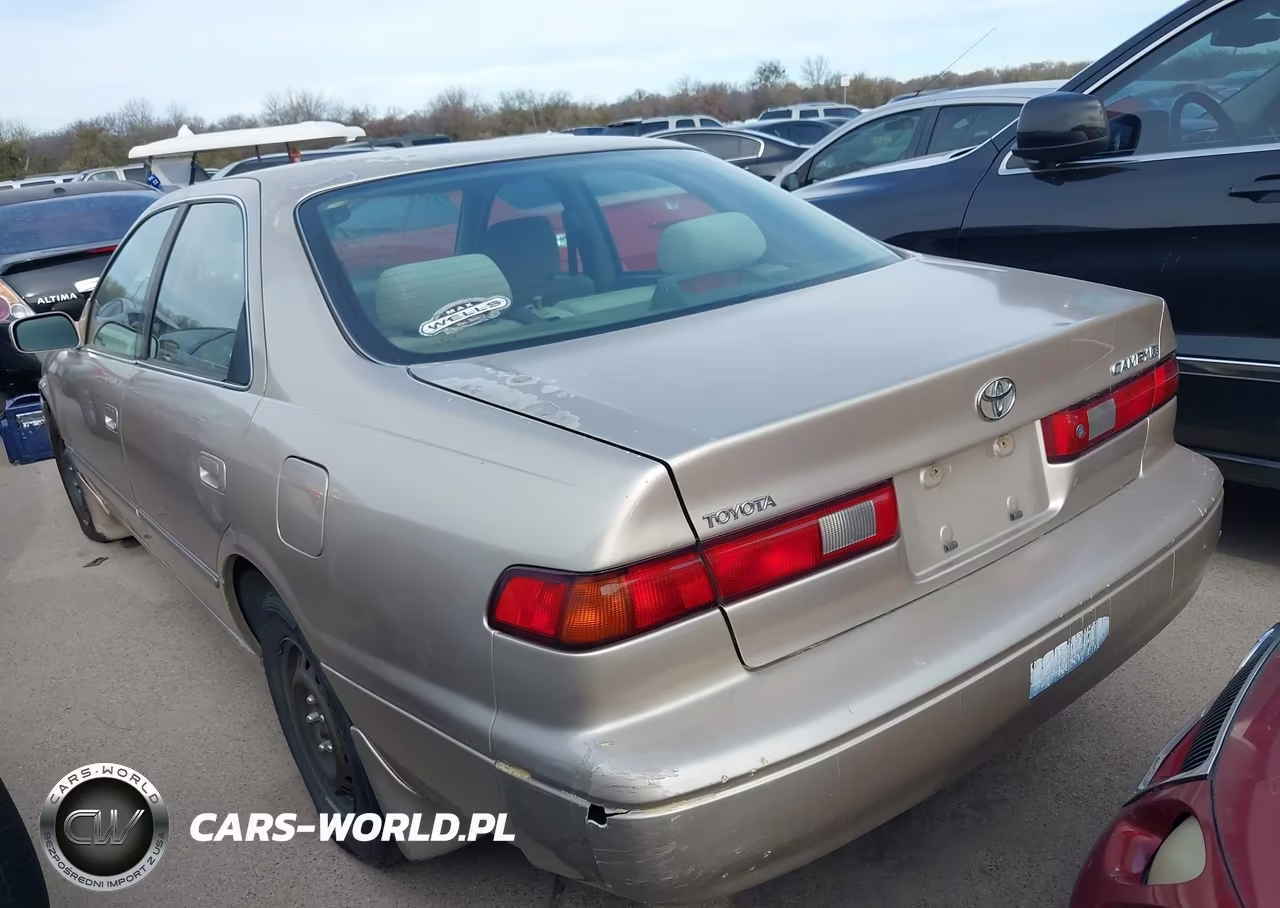 1998 Toyota Camry Le VIN:JT2BG22K5W0260040 - 3