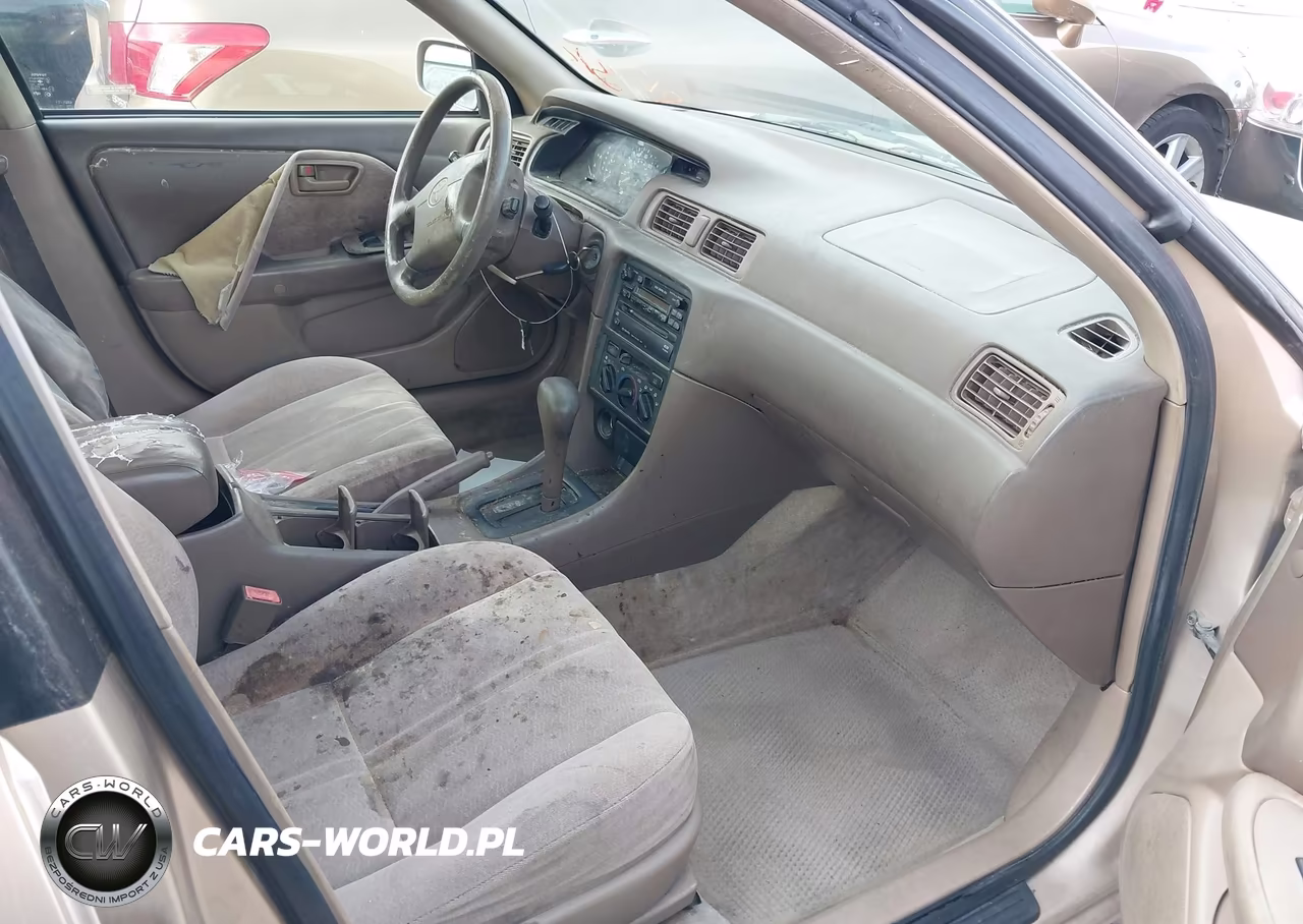 1998 Toyota Camry Le VIN:JT2BG22K5W0260040 - 5