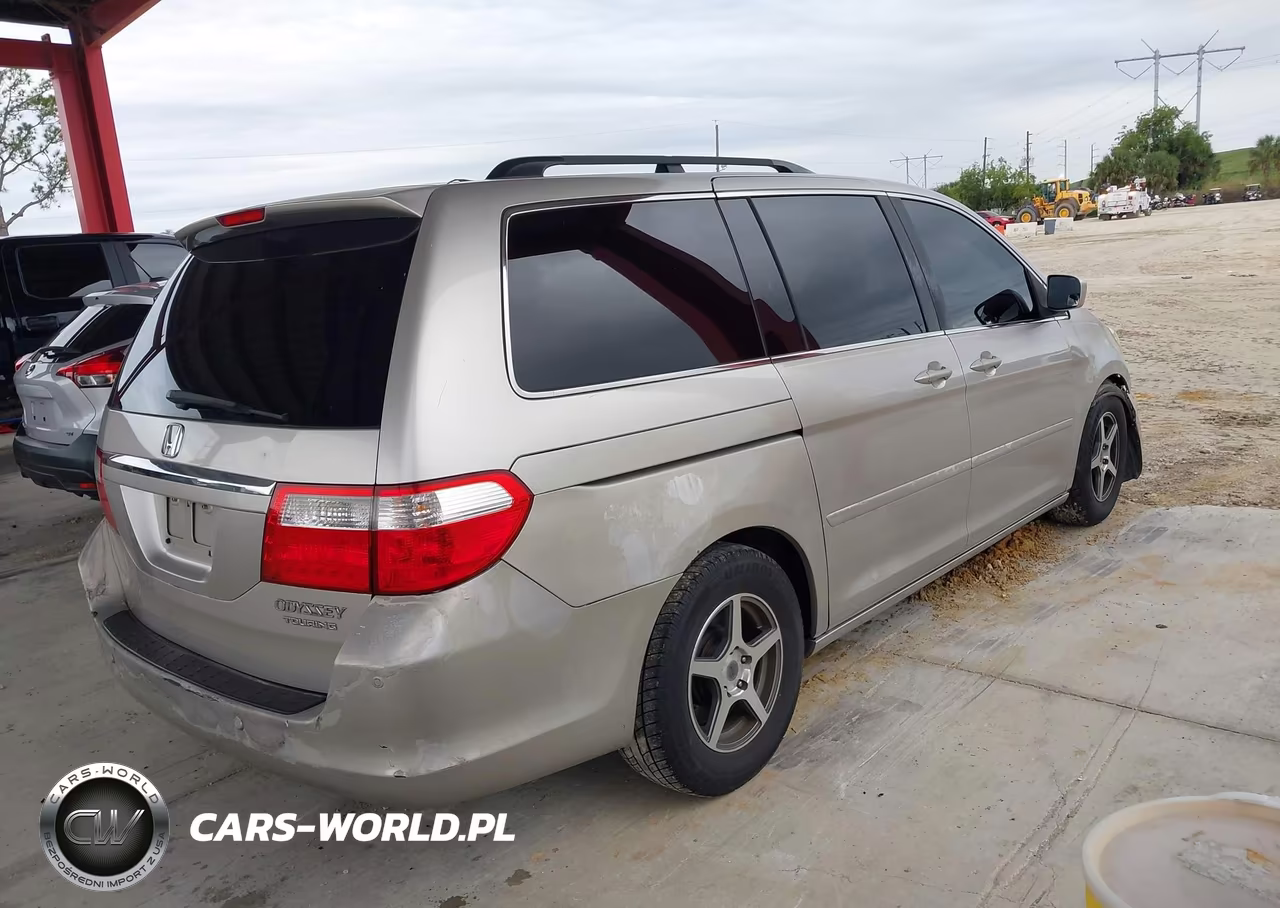 2005 Honda Odyssey Touring VIN:5FNRL38855B045180 - 4