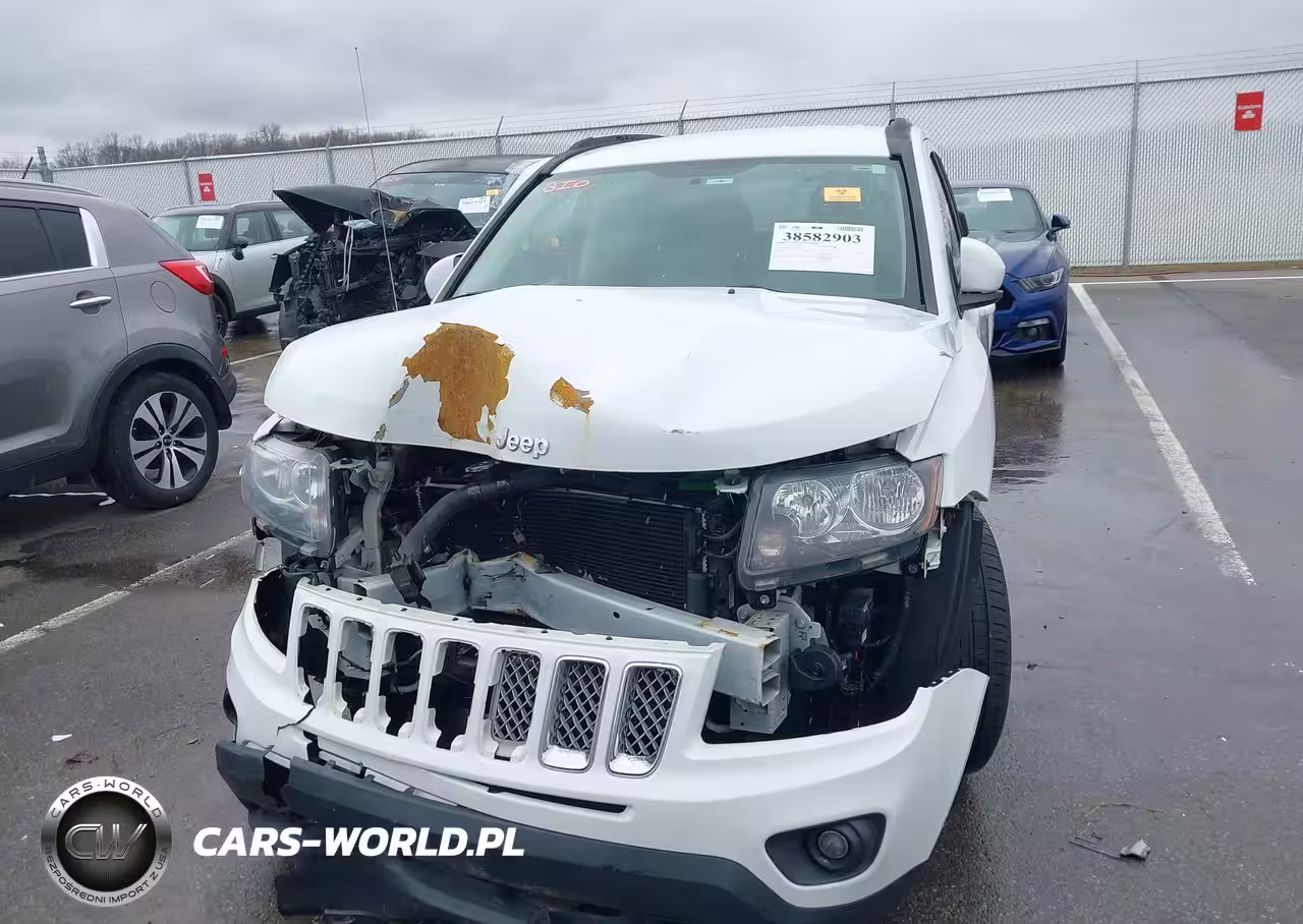 2015 Jeep Compass Latitude VIN:1C4NJDEB2FD393389 - 13