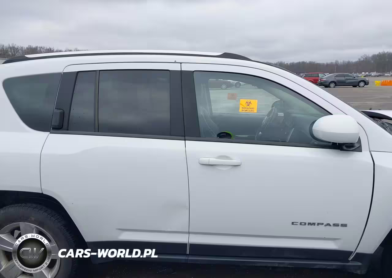 2015 Jeep Compass Latitude VIN:1C4NJDEB2FD393389 - 14