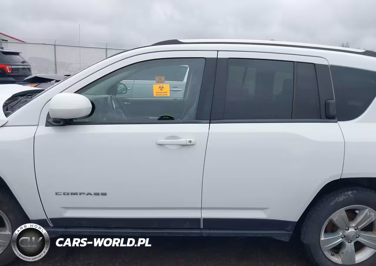 2015 Jeep Compass Latitude VIN:1C4NJDEB2FD393389 - 15