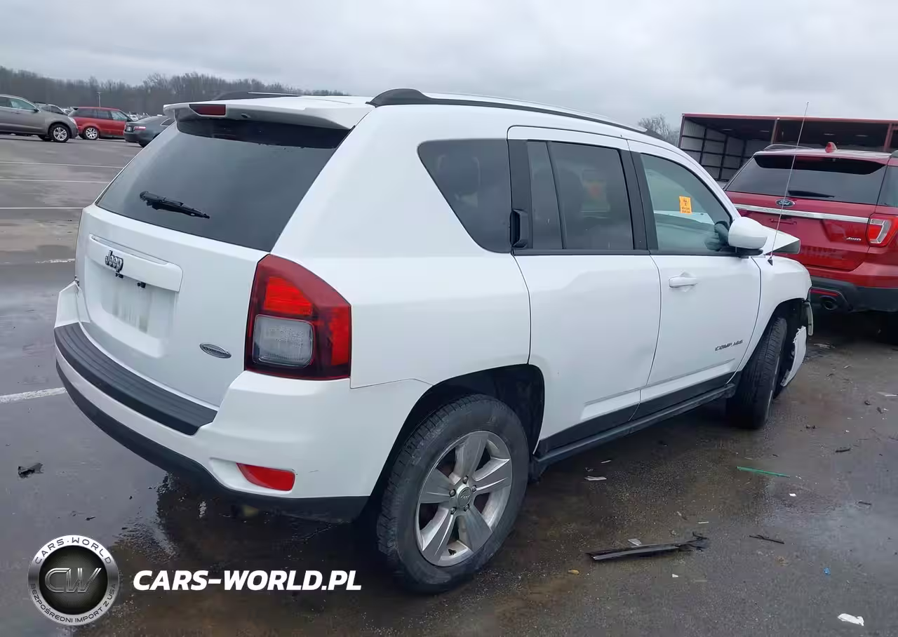 2015 Jeep Compass Latitude VIN:1C4NJDEB2FD393389 - 4