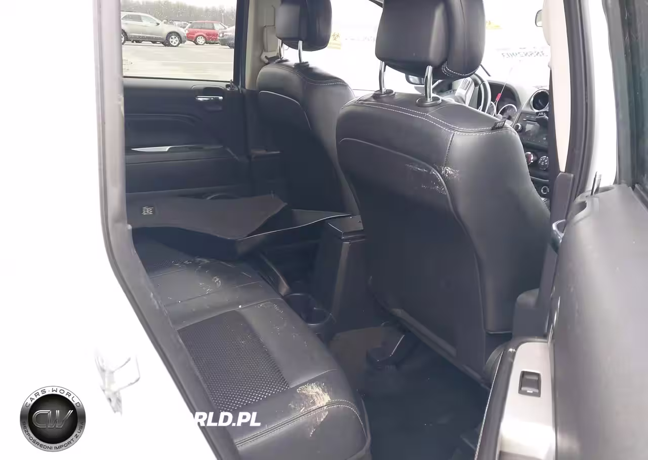 2015 Jeep Compass Latitude VIN:1C4NJDEB2FD393389 - 8