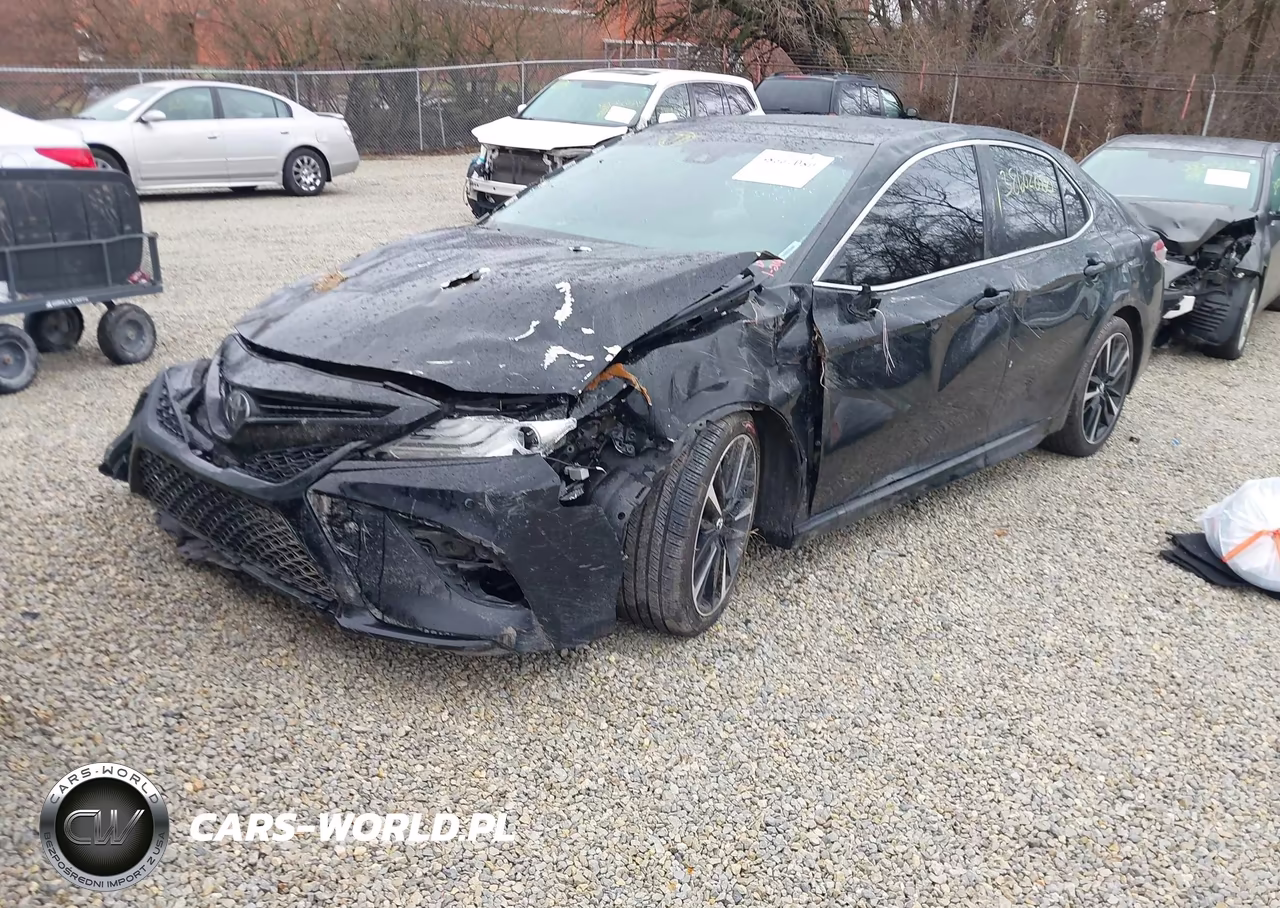 2018 Toyota Camry Xse VIN:4T1B61HKXJU061963 - 2