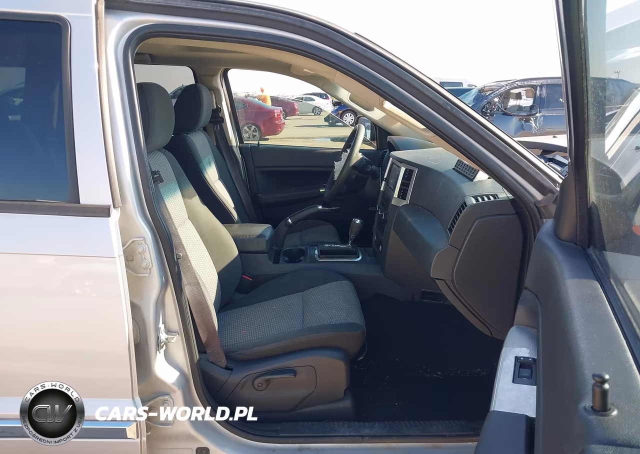 2009 Jeep Grand Cherokee Laredo VIN:1J8GS48K09C555248 - 5