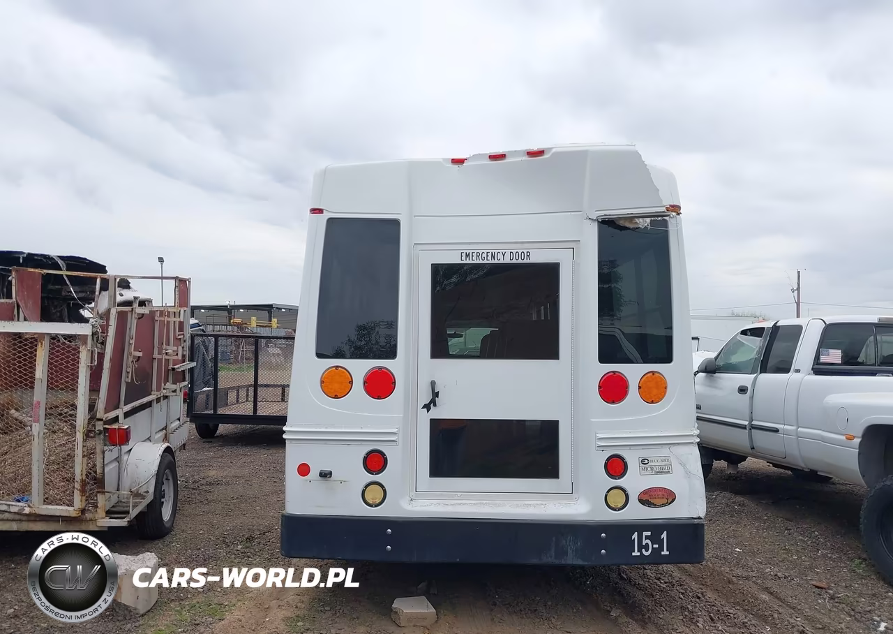 2015 Chevrolet Express Cutaway 3500 VIN:1GB3G3BG8F1106854 - 13