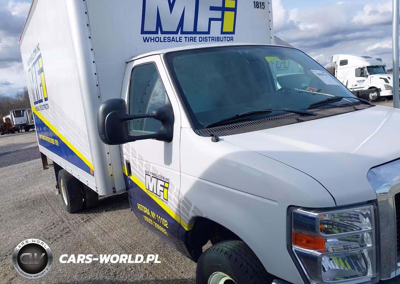 2016 Ford E-350 Cutaway