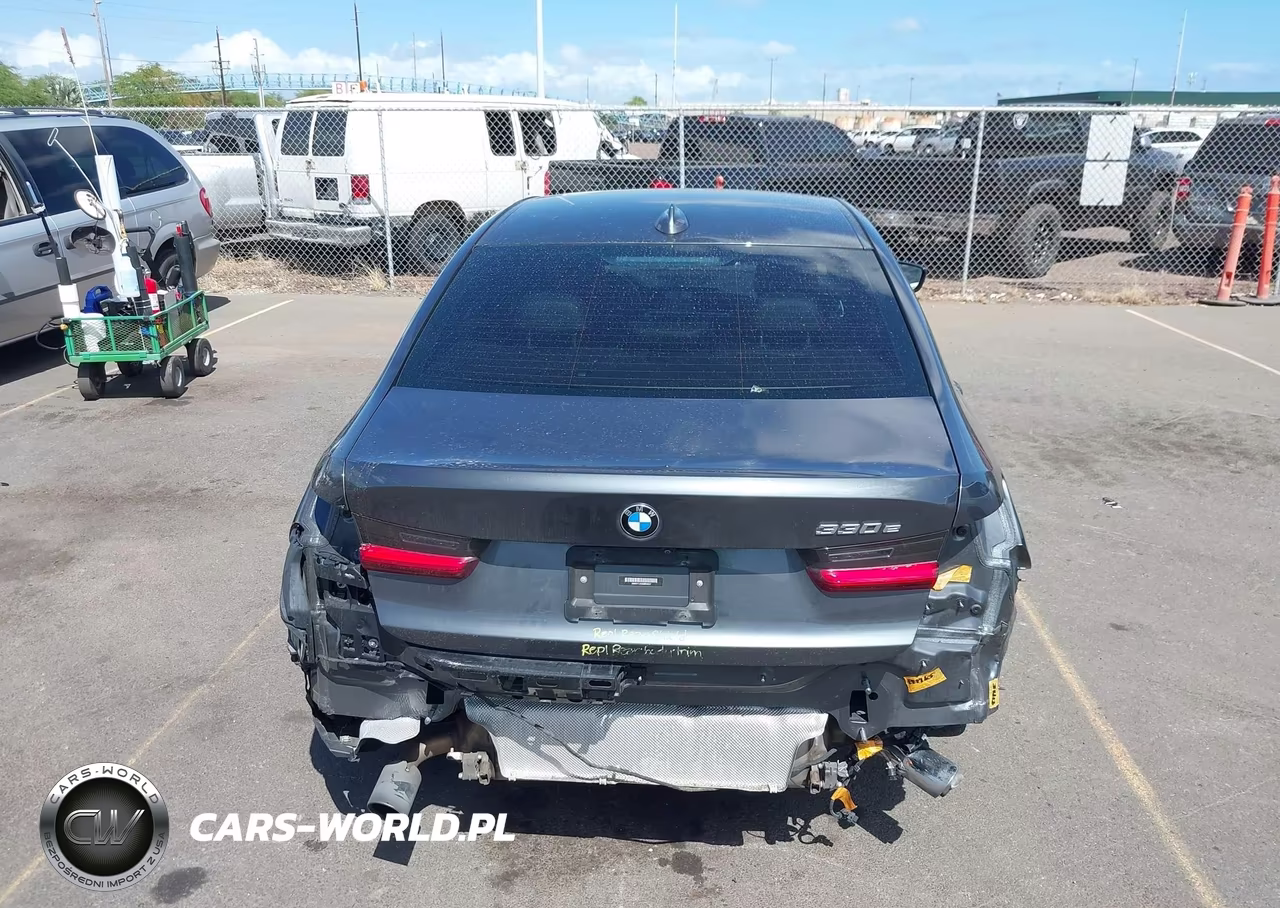 2021 BMW 3 Series 330E VIN:3MW5P7J03M8B58527 - 17