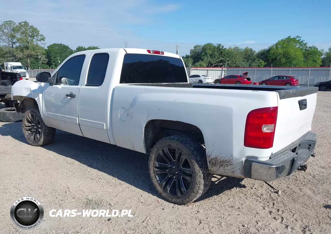 2010 Chevrolet Silverado 1500 Ls VIN:1GCSCREA9AZ180226 - 3