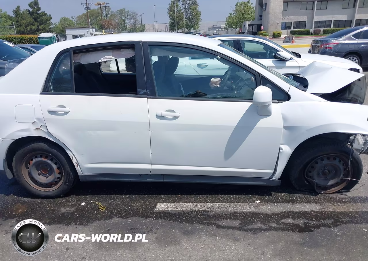 2011 Nissan Versa 1.8S VIN:3N1BC1AP5BL359676 - 14