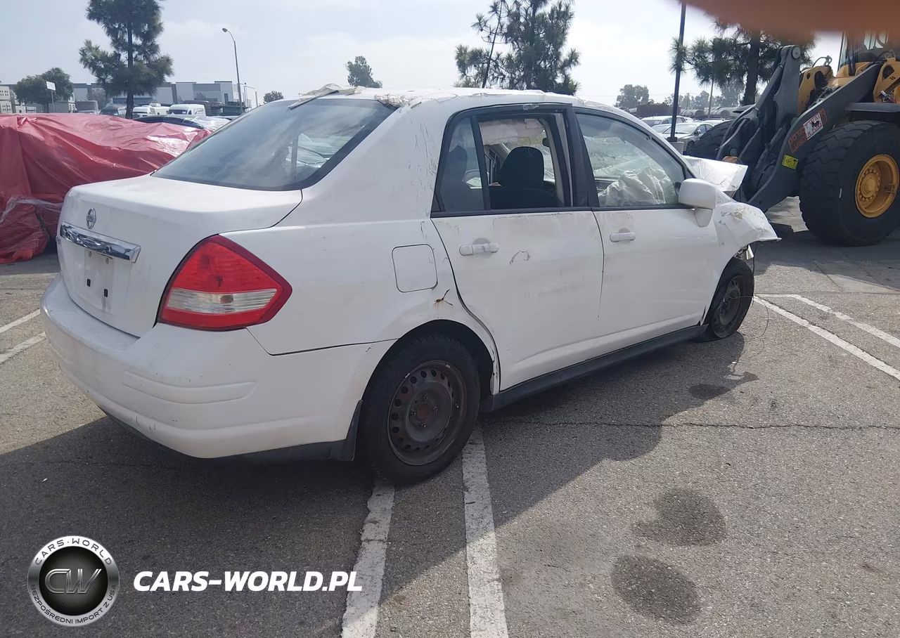 2011 Nissan Versa 1.8S VIN:3N1BC1AP5BL359676 - 4