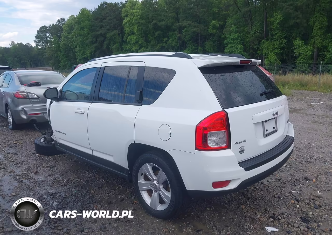 2013 Jeep Compass Latitude VIN:1C4NJDEB5DD190350 - 3