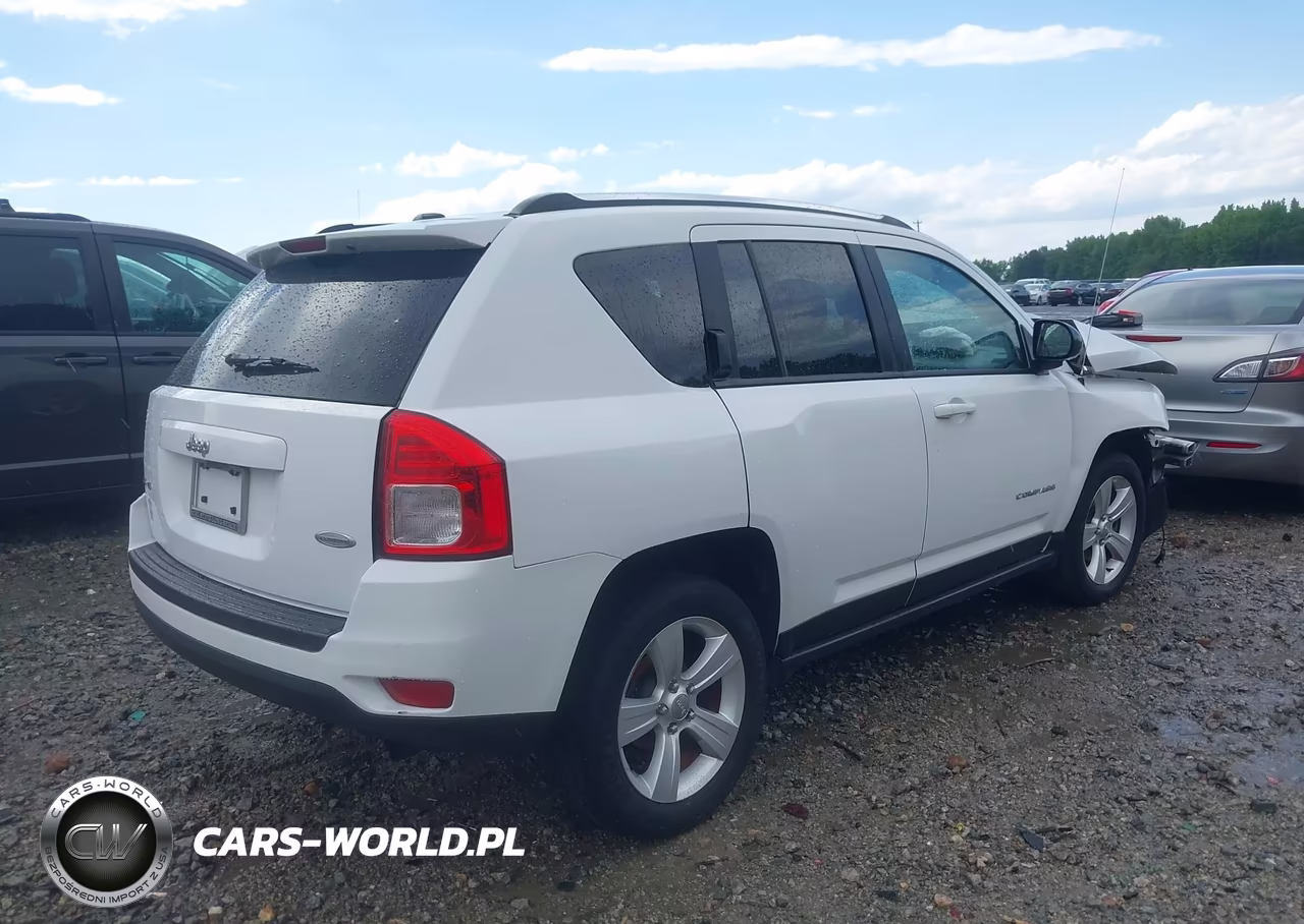 2013 Jeep Compass Latitude VIN:1C4NJDEB5DD190350 - 4