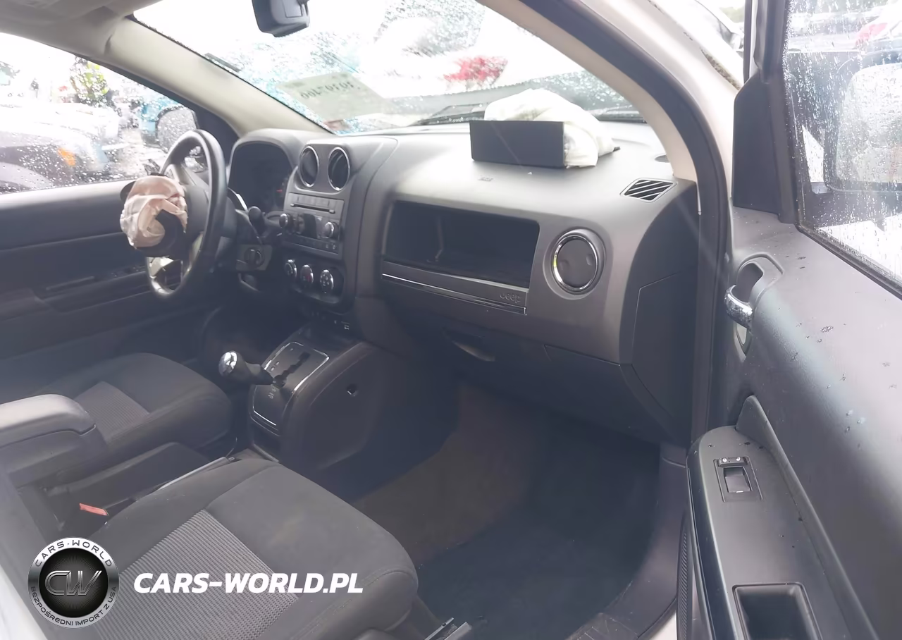 2013 Jeep Compass Latitude VIN:1C4NJDEB5DD190350 - 5