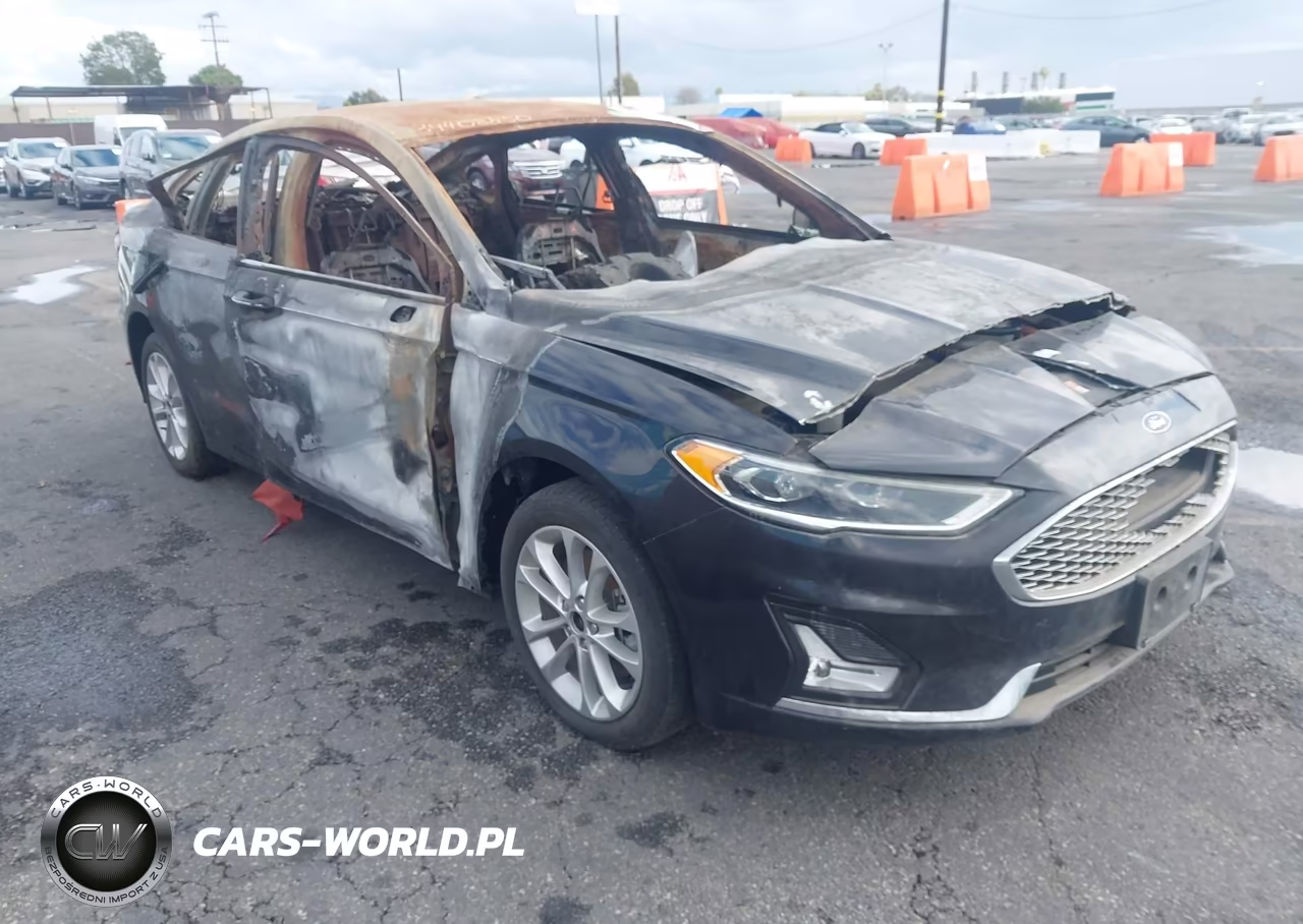 2019 Ford Fusion Energi Titanium – zdjęcie 1 z 15