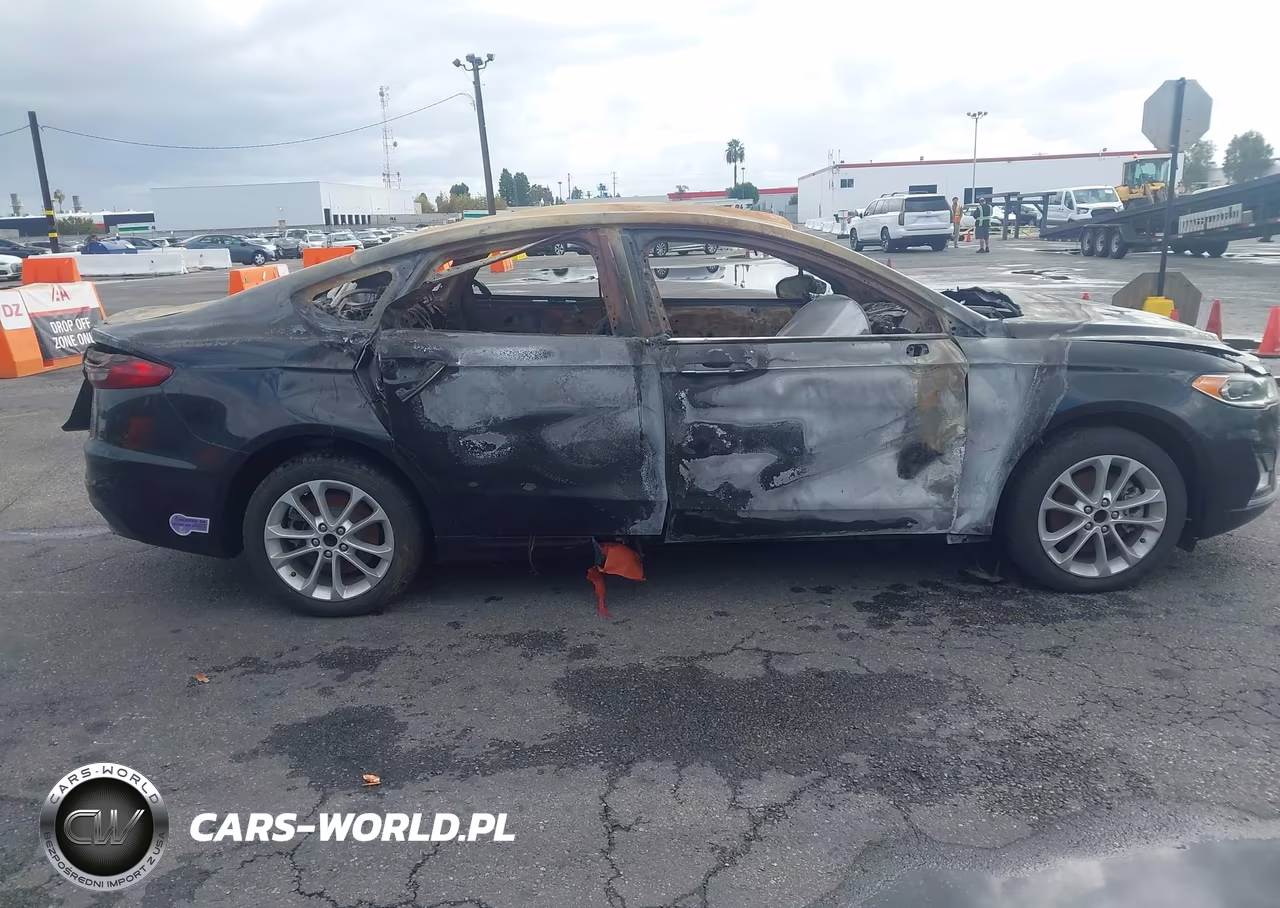 2019 Ford Fusion Energi Titanium VIN:3FA6P0SU8KR185381 - 12