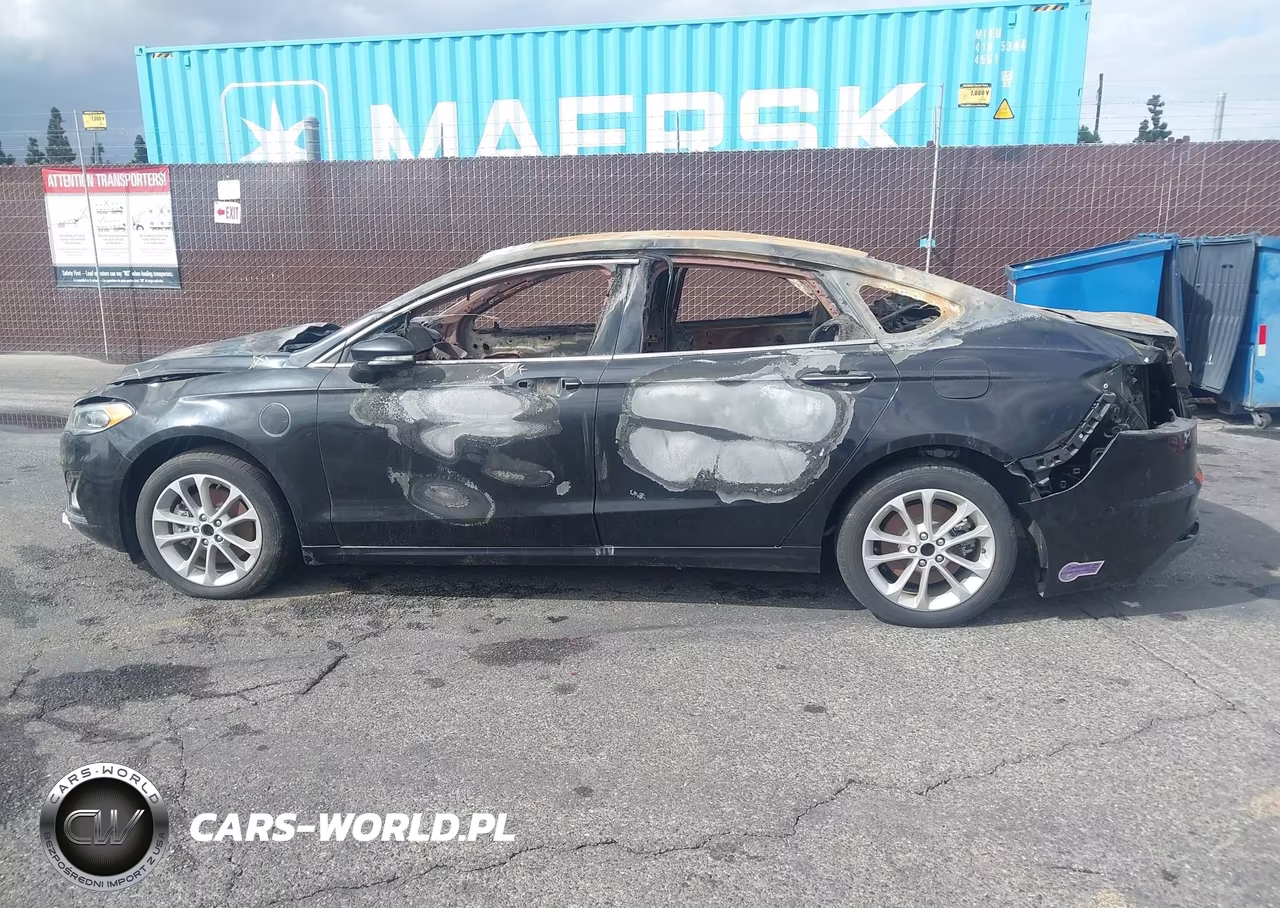 2019 Ford Fusion Energi Titanium VIN:3FA6P0SU8KR185381 - 13