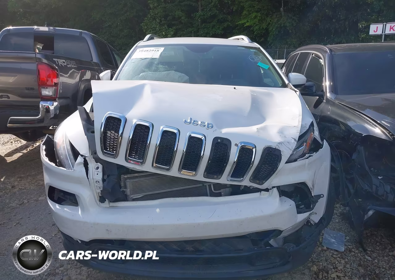 2018 Jeep Cherokee Latitude Fwd VIN:1C4PJLCB8JD590470 - 12