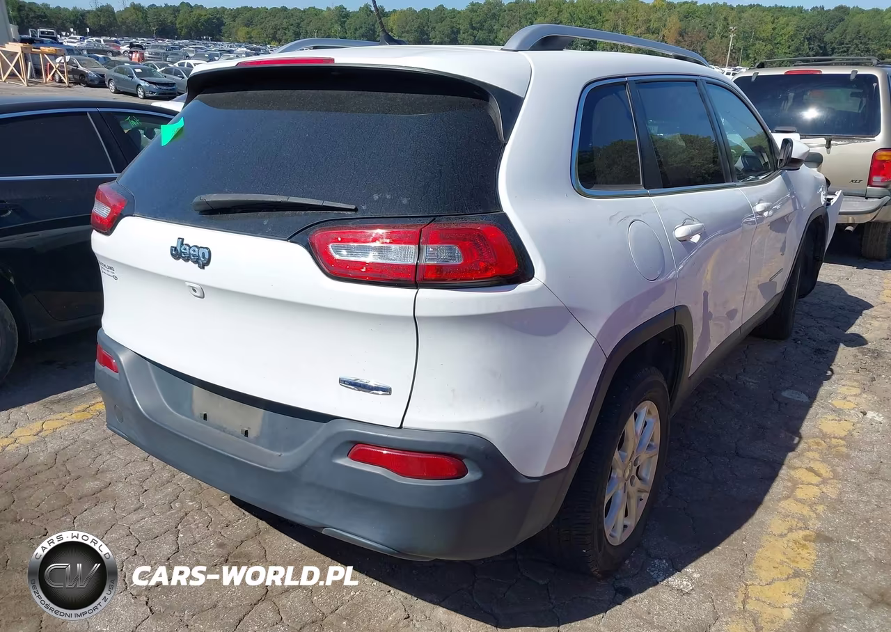 2018 Jeep Cherokee Latitude Fwd VIN:1C4PJLCB8JD590470 - 4