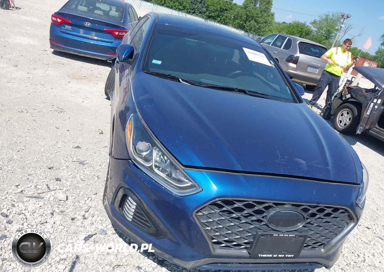 2018 Hyundai Sonata Sport VIN:5NPE34AF8JH649721 - 13