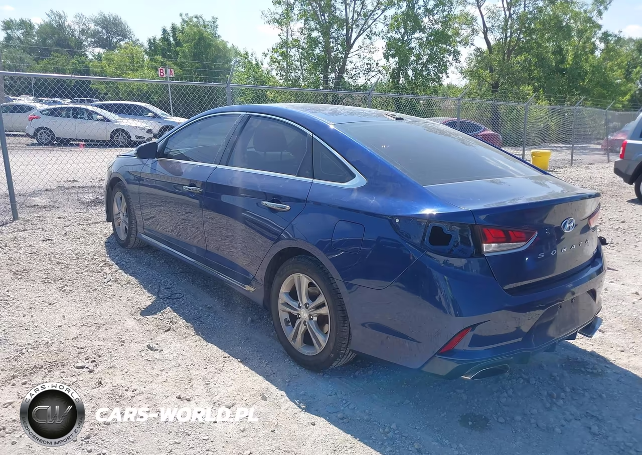 2018 Hyundai Sonata Sport VIN:5NPE34AF8JH649721 - 3