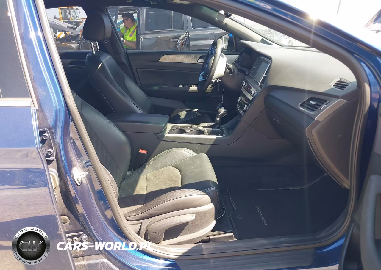 2018 Hyundai Sonata Sport VIN:5NPE34AF8JH649721 - 5