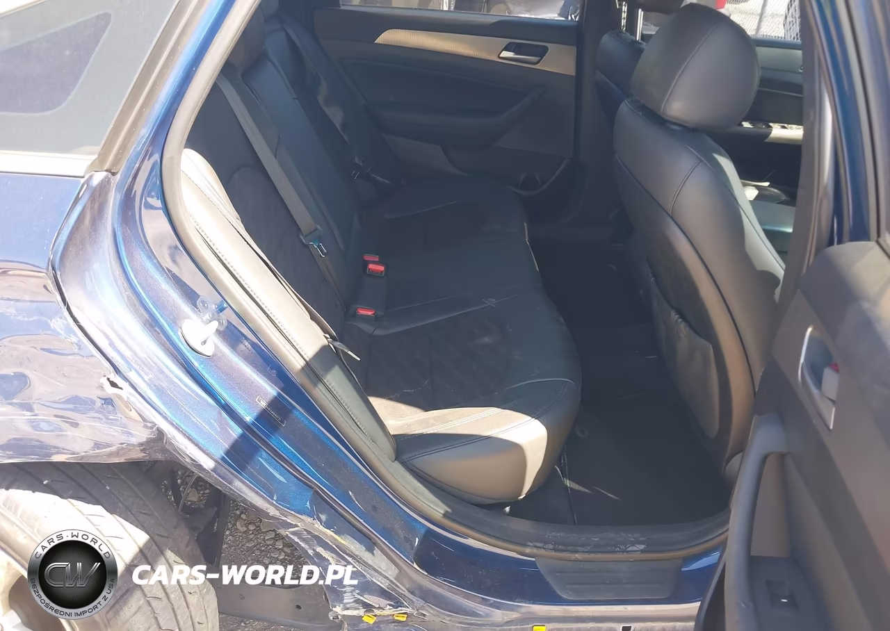 2018 Hyundai Sonata Sport VIN:5NPE34AF8JH649721 - 8